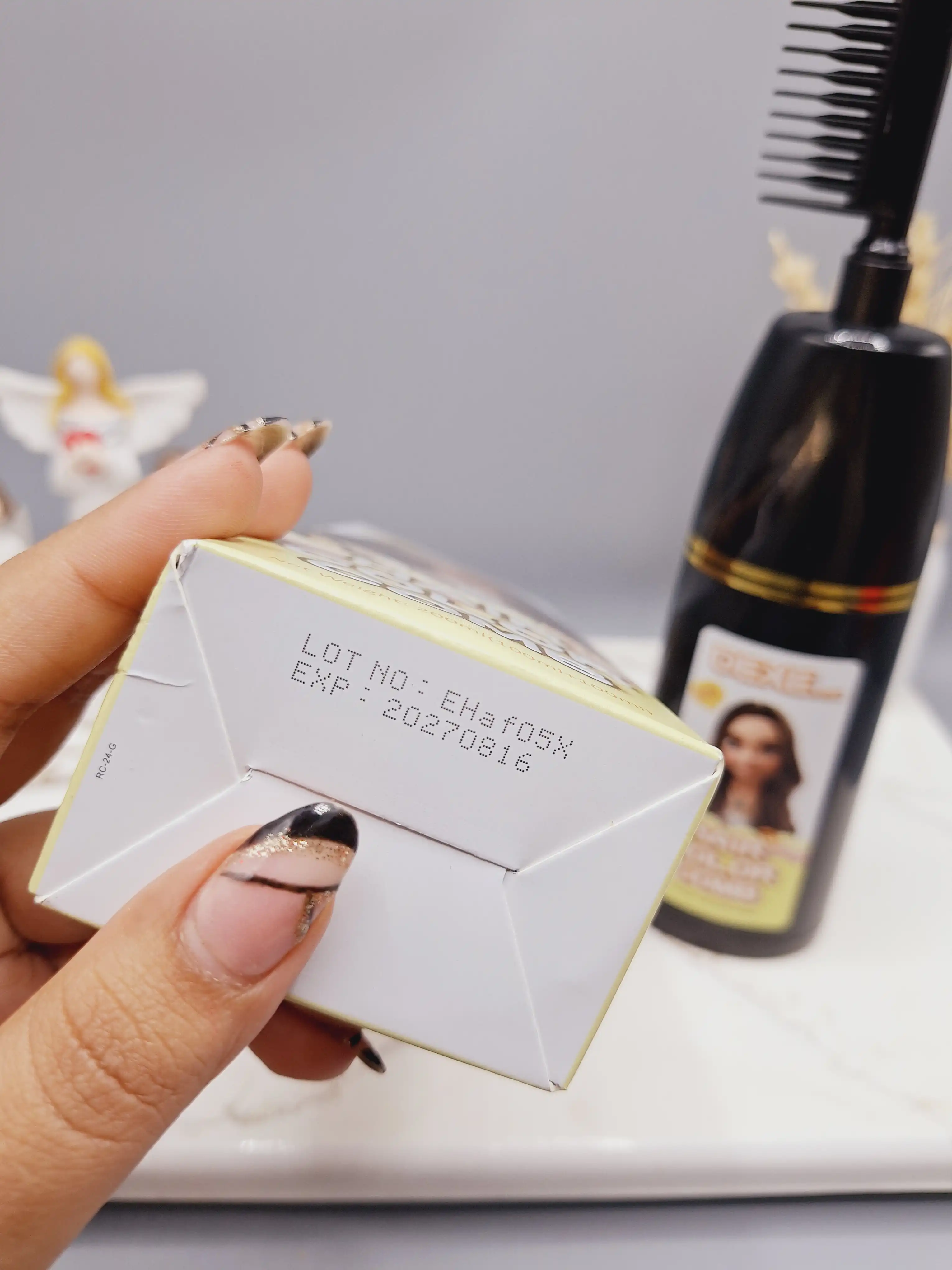 شانه رنگ مو رنگ نسکافه ای طبیعی برند دکسی Dexe کد 0031